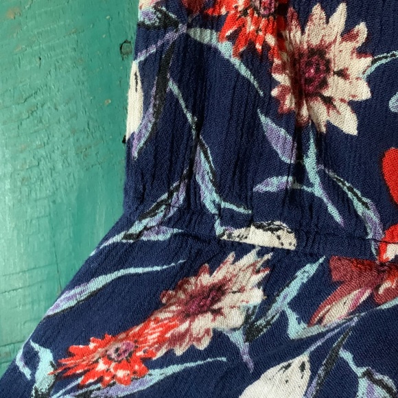 floral blue short romper - Picture 3 of 4